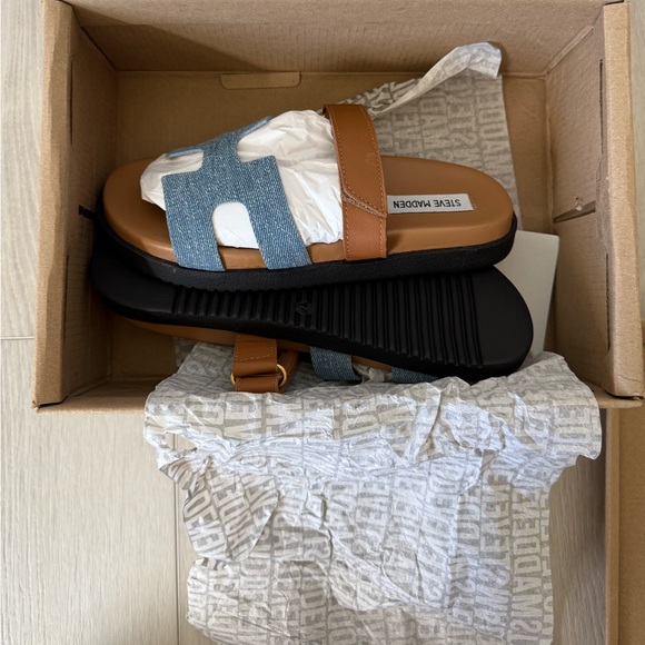 Steve Madden Blue and Brown H-Strap Sandals - Picture 7 of 7